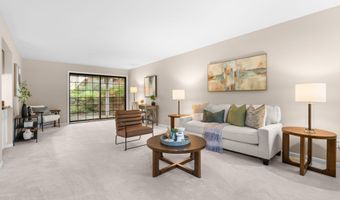 2250 Rivenoak Ct, Ann Arbor, MI 48103