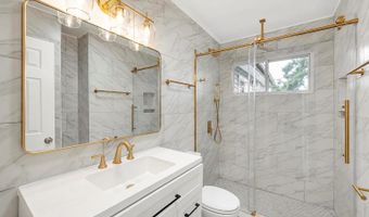41 Madison Ave, Amityville, NY 11701