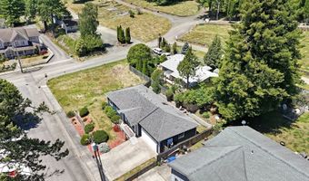 632 MEADOW Ln, Brookings, OR 97415