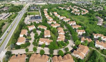 3009 Talaga Dr, Algonquin, IL 60102