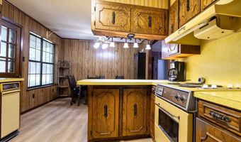 120 Peterson Dr, Benton, LA 71006