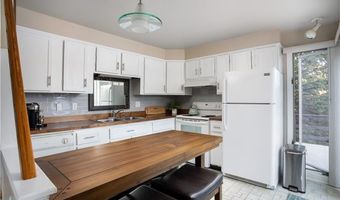 110 Rocky Hollow Rd, East Greenwich, RI 02818