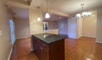 4061 S FOUR MILE RUN Dr 301, Arlington, VA 22204