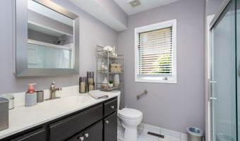 541 N 4th Ave, Addison, IL 60101