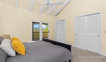 248 Hillcrest Ln, Banner Elk, NC 28604