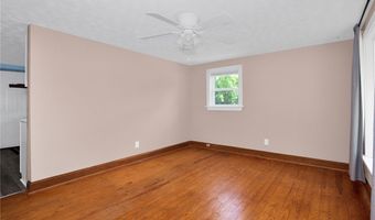 219 E Clinton St, Autryville, NC 28318