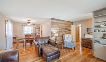 6823 NW Golden Ln, Des Moines, IA 50313