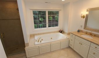 19 Devonshire Ct, Avon, CT 06001