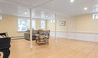 58 Sycamore Dr, East Greenwich, RI 02818