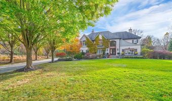 10 Stone Meadow Ln, Airmont, NY 10901