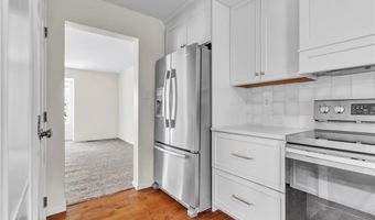 305 Broadstone Dr, Adams Twp., PA 16046