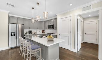 7 Longview Dr 105, Atkinson, NH 03811