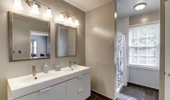 13 AVALON Ct, Bethesda, MD 20816