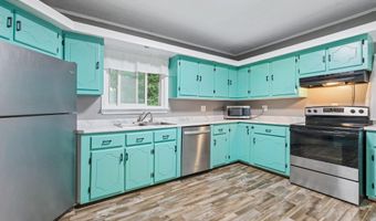 127 Broad St, Auburn, ME 04210