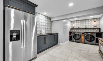 2 Tavistock 2, Cromwell, CT 06416