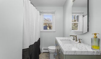 948 Wayne St, Bridgeport, CT 06606