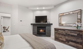 736 W Smuggler St, Aspen, CO 81611
