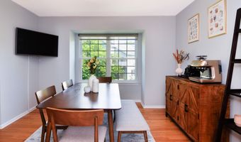 4471 Hillside Ct, Ann Arbor, MI 48105