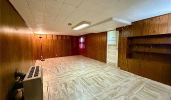 1201 Frank Hall Dr, Albert Lea, MN 56007