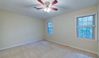 835 Lakeshore Dr NW, Berkeley Lake, GA 30096