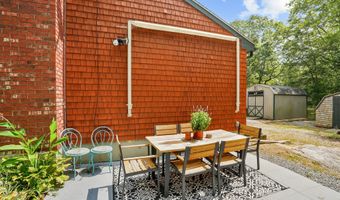 620 Buck Hill Rd, Burrillville, RI 02859