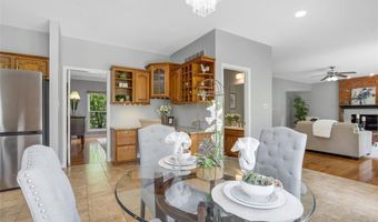 821 Heatherhaven Dr, Ballwin, MO 63011