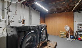 40 Queen St, North Kingstown, RI 02852