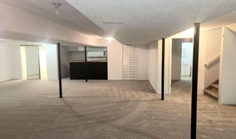 1660 Pond Shore Dr, Ann Arbor, MI 48108