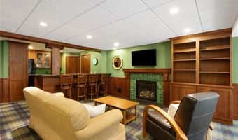19 Ledge Rd, Bristol, RI 02809