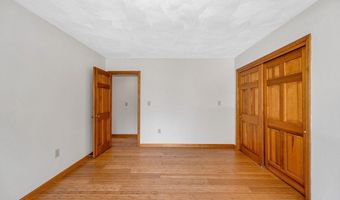 8 Horseshoe Dr, Acton, MA 01720