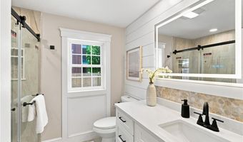 40 Congregational St, Bristol, RI 02809