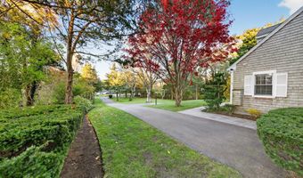 79 Bayberry Ln, Barnstable, MA 02630