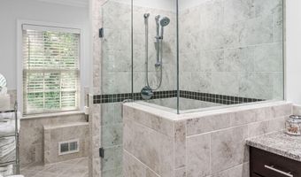 2317 S QUEEN St, Arlington, VA 22202