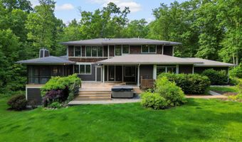 3867 Hawk Crest Rd, Ann Arbor, MI 48103