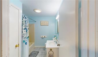7 Notre Dame St, Central Falls, RI 02863
