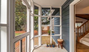 1057 4th St SE, Bandon, OR 97411