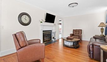 190 Auburn St, Cranston, RI 02910