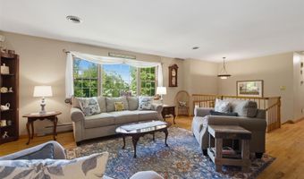 10 Sabin Dr, Airmont, NY 10901