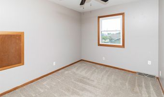 1101 SE Innsbruck Dr, Ankeny, IA 50021