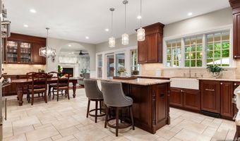 7 Newton Pl, Allendale, NJ 07401