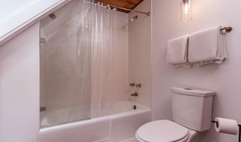 395 Hillwinds Rd, Brattleboro, VT 05301