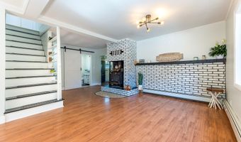 44 Sixth St, Auburn, ME 04210