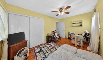 178 W SHELLEY Dr, Claymont, DE 19703