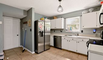 7102 Harness Lakes Dr, Indianapolis, IN 46217