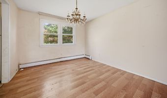 218 Woodland Ave, Bloomfield, CT 06002