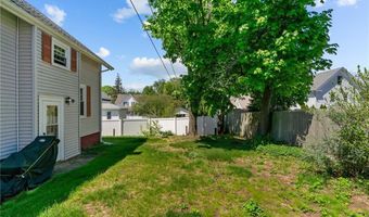 64 Dyer Ave, East Providence, RI 02915