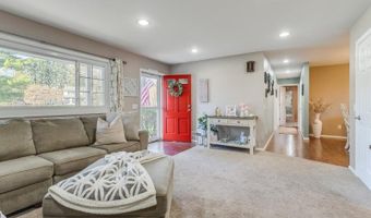 13 Manor Dr, Andover, NJ 07860