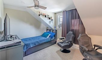 27 May St, Blackstone, MA 01504