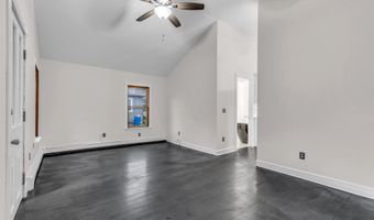 19 CENTER St, Barnegat, NJ 08005