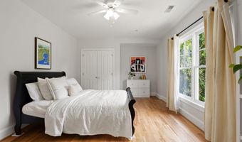 7032 WILSON Ln, Bethesda, MD 20817
